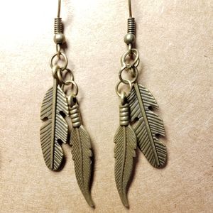 3 for $12🧵Handmade Feather Dangle Earrings